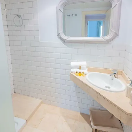 Terrazas De Banus Sunlit Retreat, Walk Everywhere! Apartment